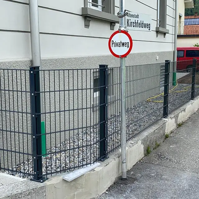 Stabmattenzaun nach Maß konfigurieren