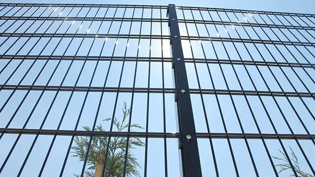 Stilvoller und sicherer Stabmattenzaun